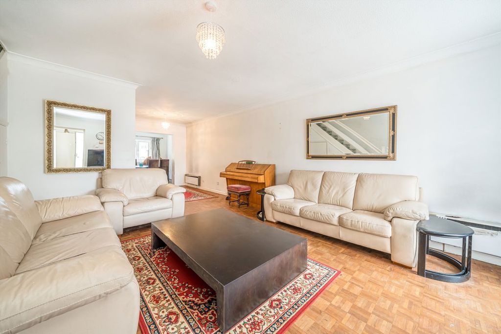 Property photo 2 of 6