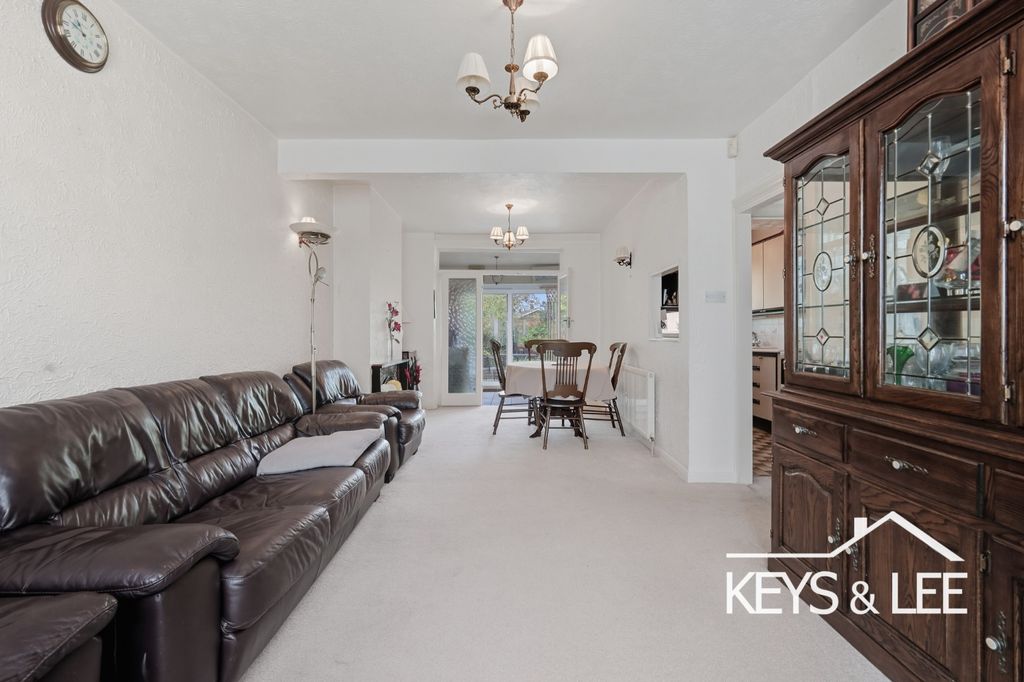 Property photo 2 of 15 4517783