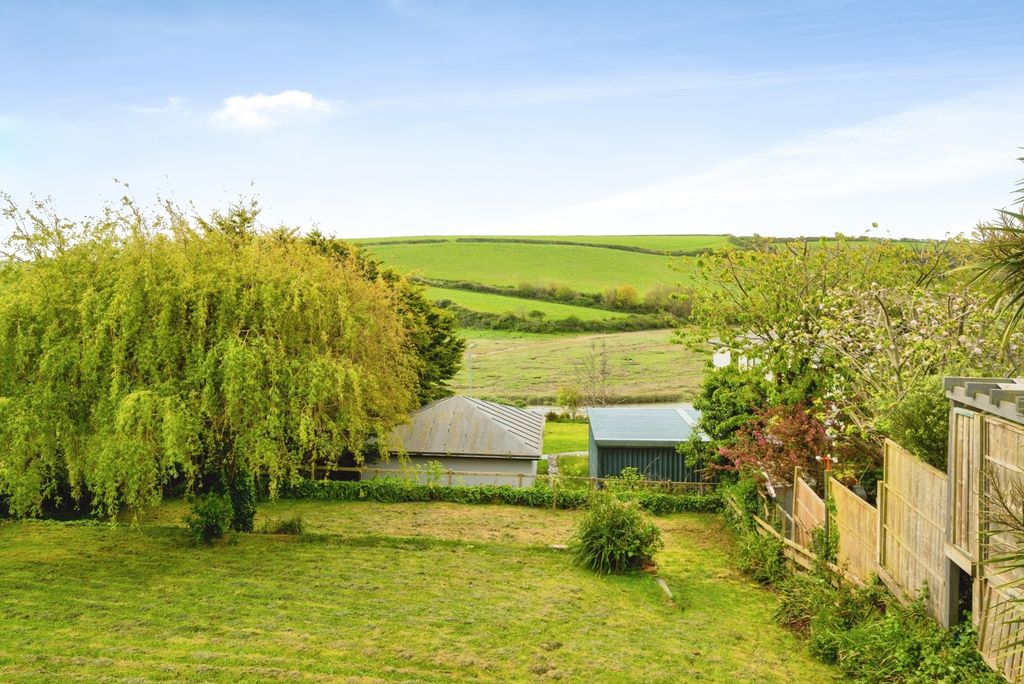 Property photo 2 of 20 Pbox-Img.Jpg