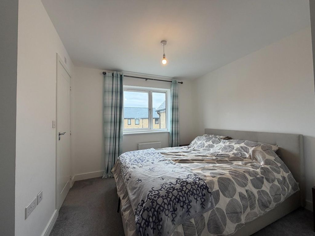 Property photo 2 of 14 Bedroom