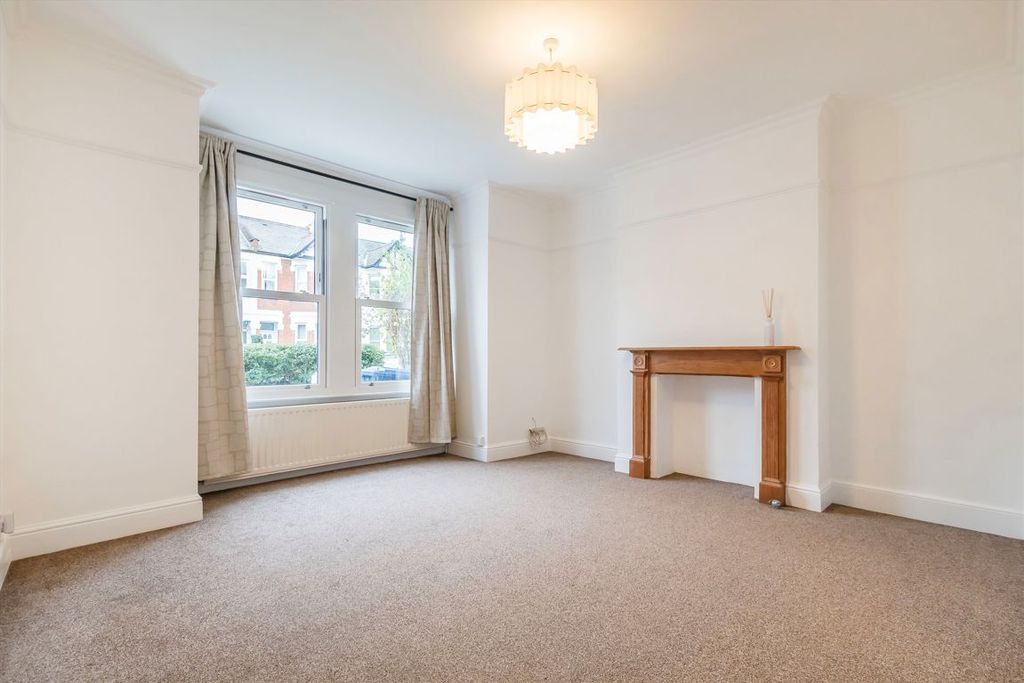 Property photo 2 of 7