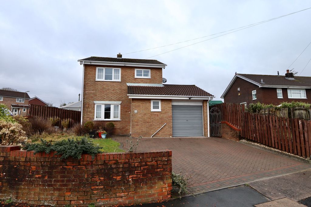 Property photo 1 of 39