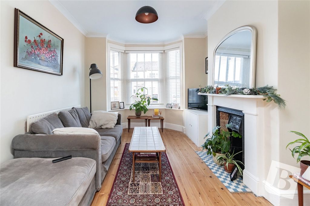 Property photo 2 of 20 Picture No. 18