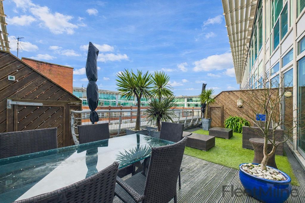 Property photo 2 of 30 Private Terrace