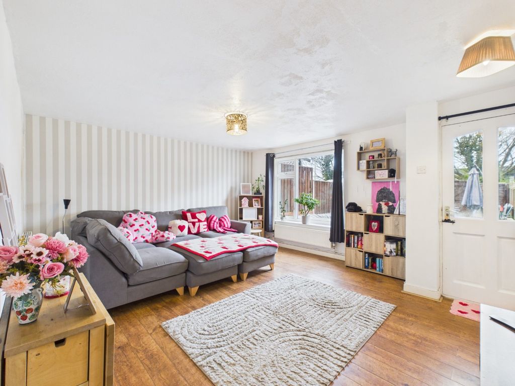 Property photo 3 of 15 4974355