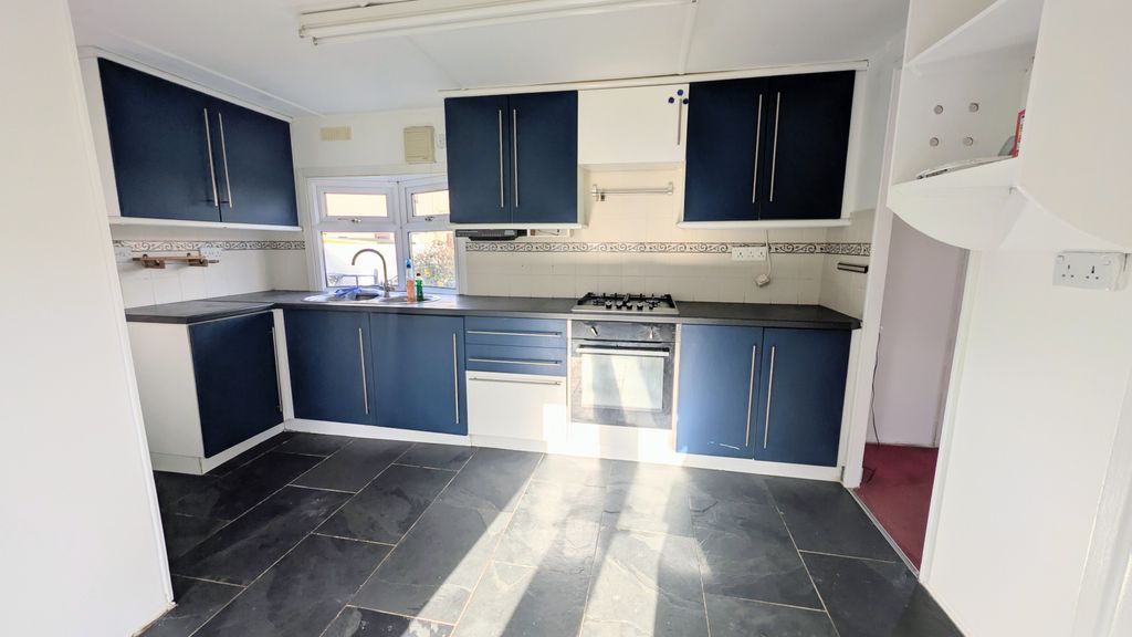 Property photo 3 of 10 Gallery