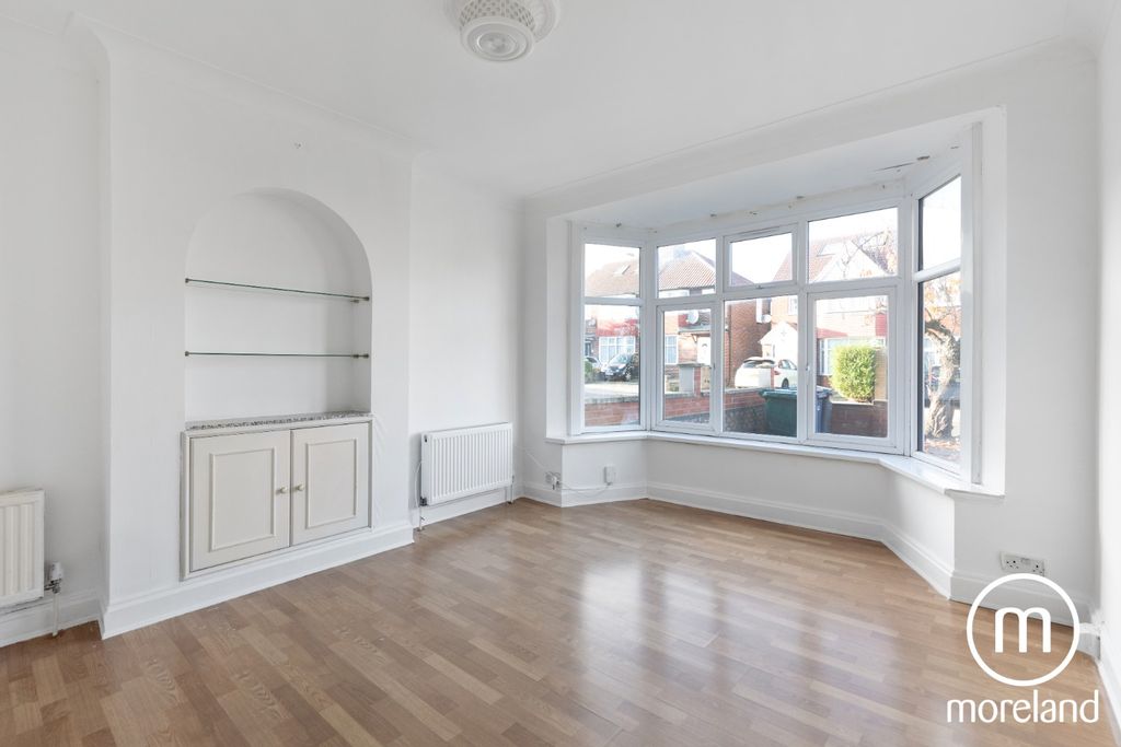 Property photo 3 of 12 3764614