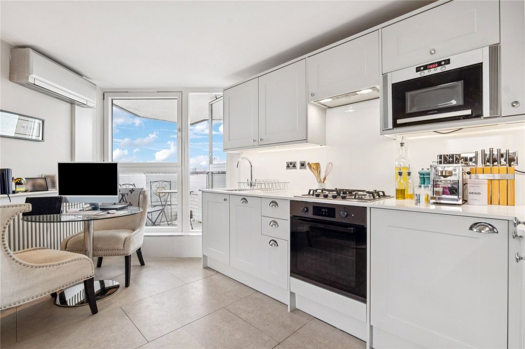 Property photo 2 of 19 Picture No. 09