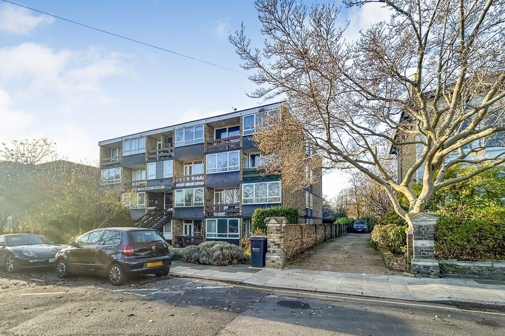 Property photo 1 of 19 8 Howmic Court, Arlington Road, Twickenham, Tw1 2Bd