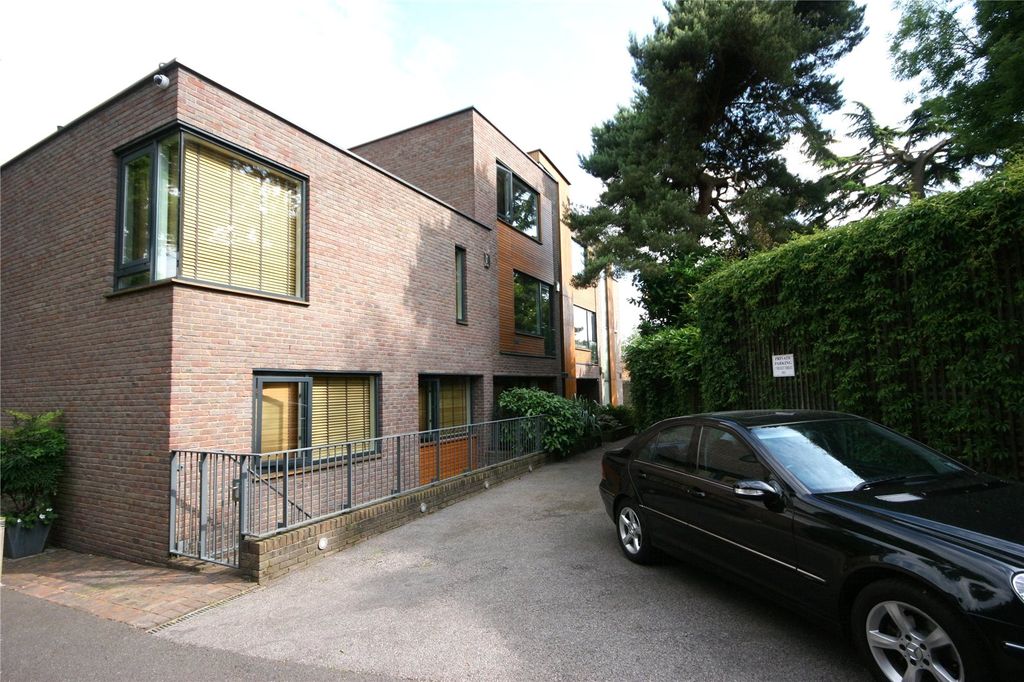 Property photo 2 of 17 Picture-No-28-20