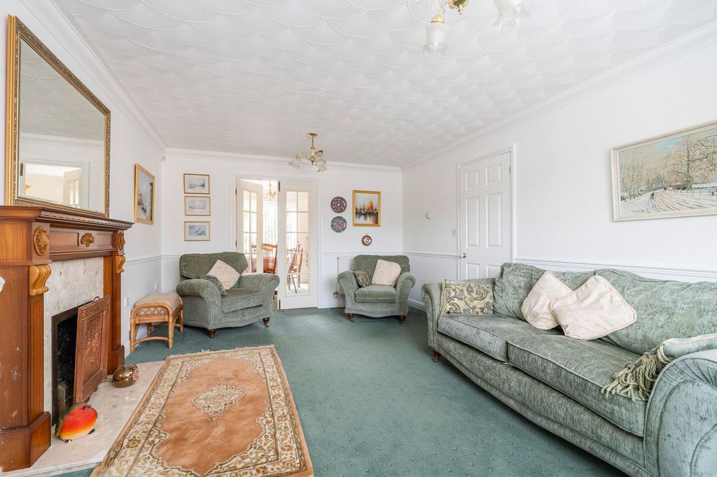Property photo 3 of 19