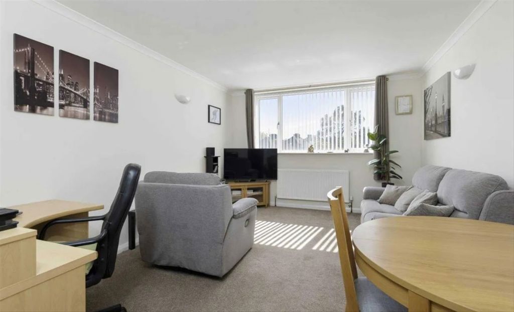 Property photo 3 of 5