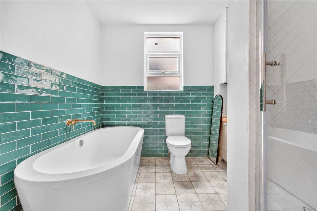 Property photo 2 of 14 Picture No. 11