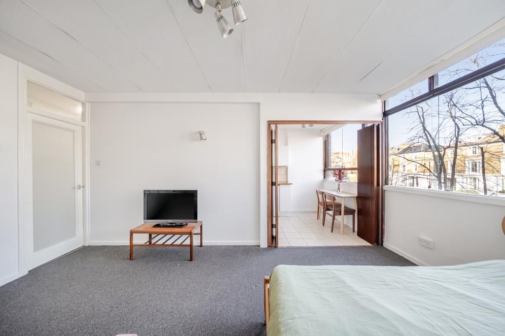 Property photo 1 of 13 Bedroom