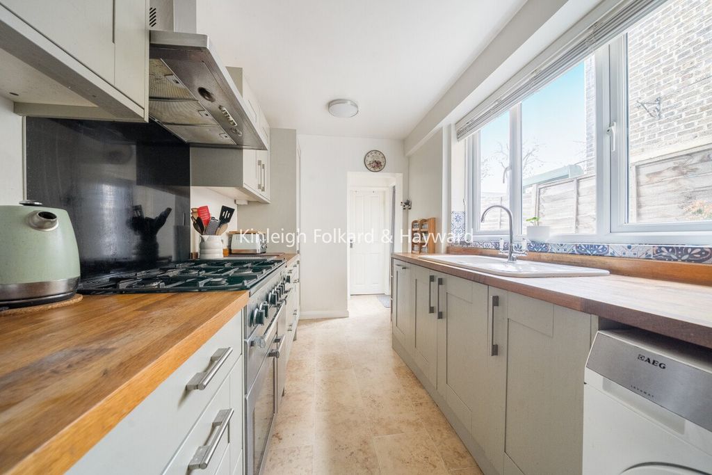 Property photo 3 of 25 Picture No. 21