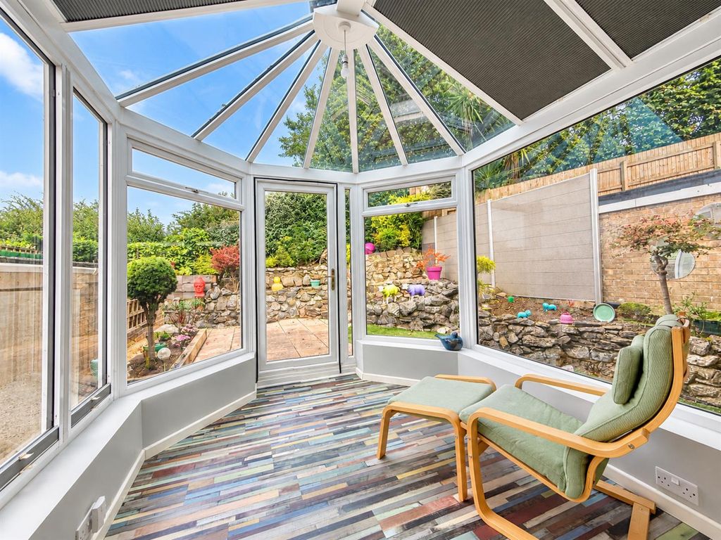 Property photo 2 of 19 Conservatory.Png