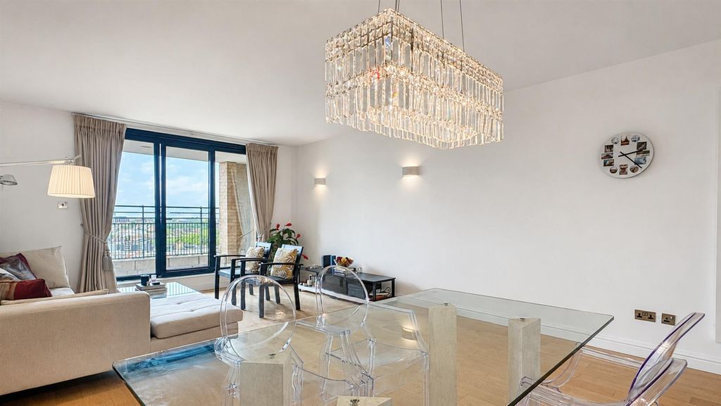 Property photo 2 of 17 Flat 640, Point West15.Jpg