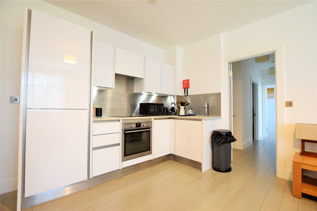 Property photo 2 of 6 Kitchen
