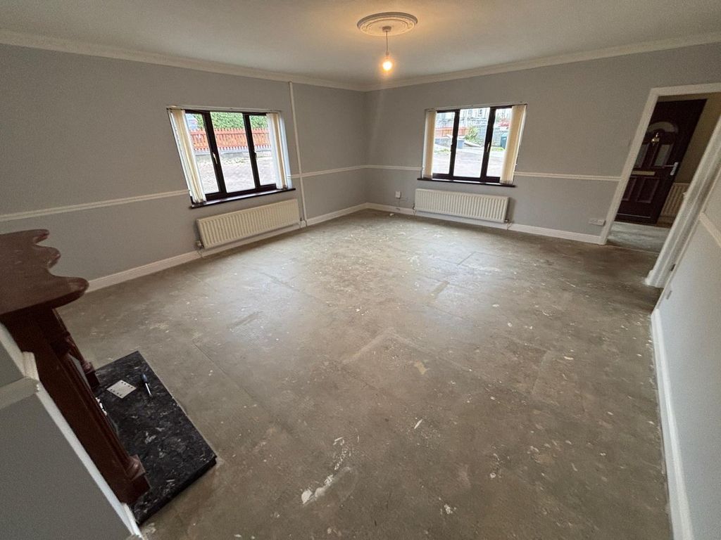 Property photo 3 of 23