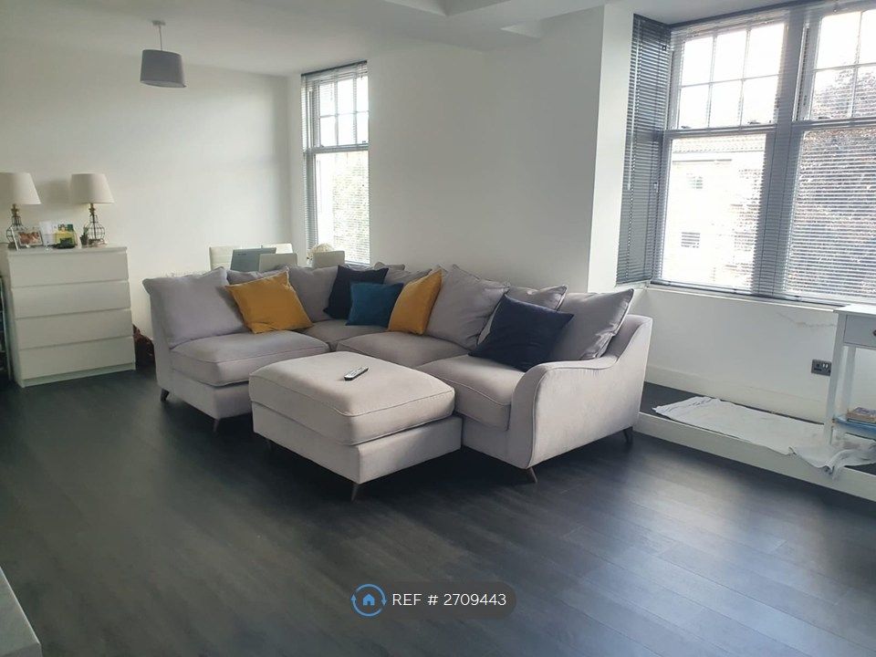 Property photo 2 of 4 Living Room