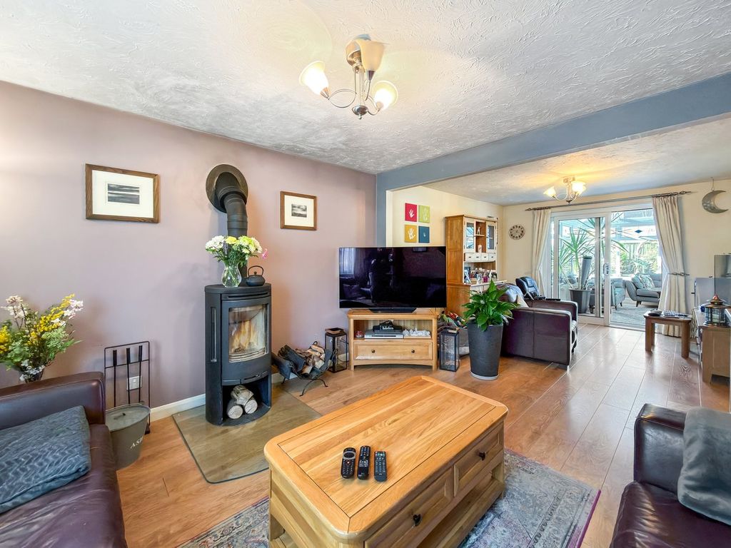 Property photo 3 of 19