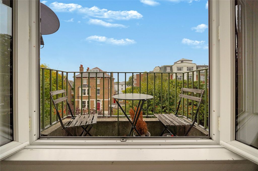 Property photo 2 of 17 Picture No. 26