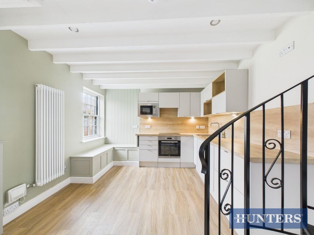 Property photo 1 of 11 Cam01450G0-Pr0281-Still026.Jpg