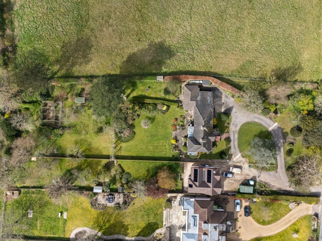 Property photo 2 of 20