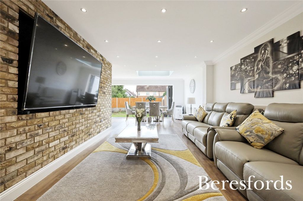 Property photo 3 of 25 Lounge View 1