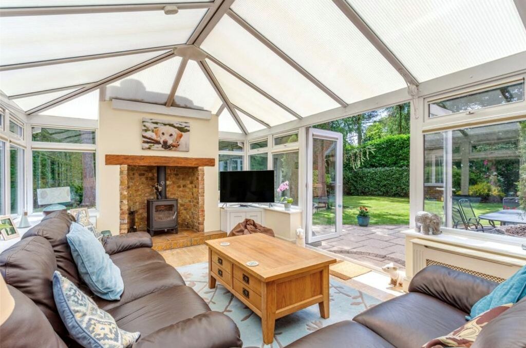Property photo 2 of 17 Conservatory