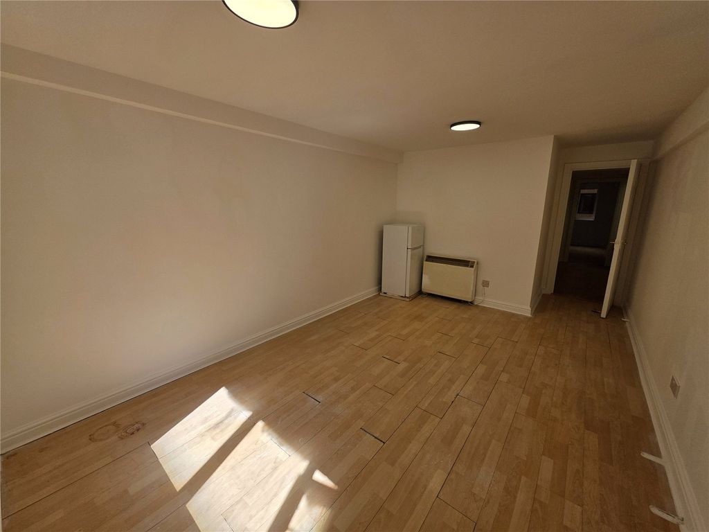 Property photo 3 of 11 Living Room