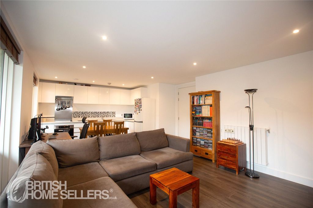 Property photo 2 of 12 Picture No. 14