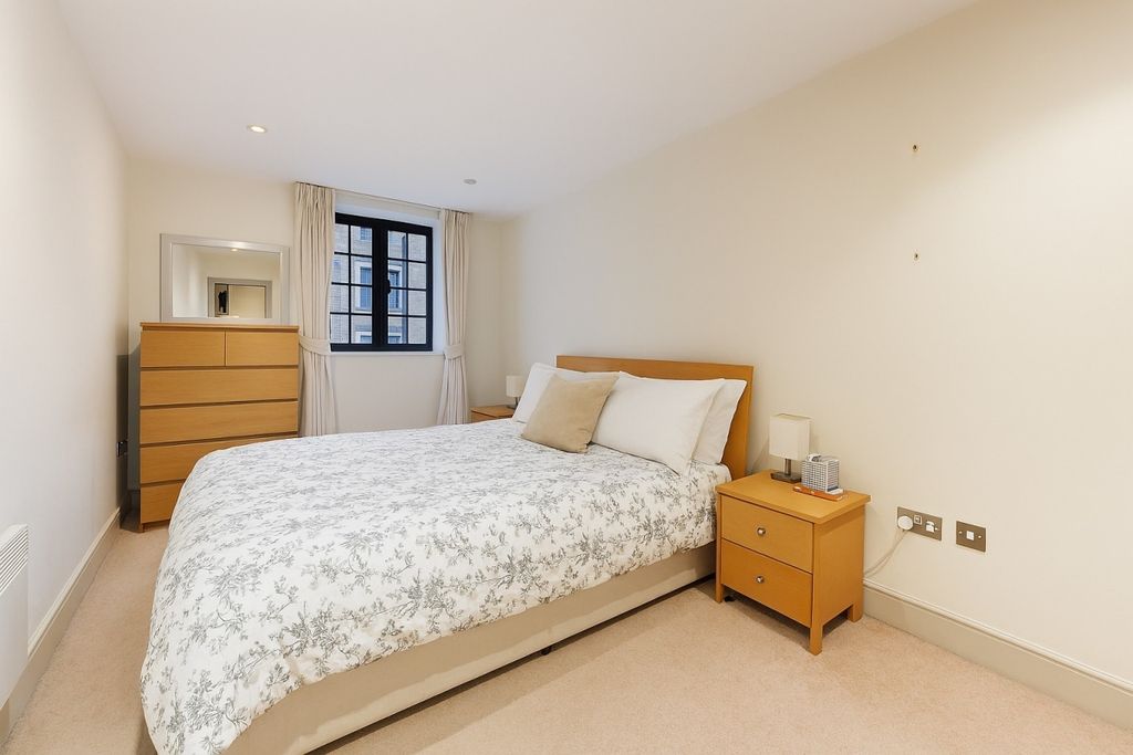 Property photo 2 of 15 Bedroom