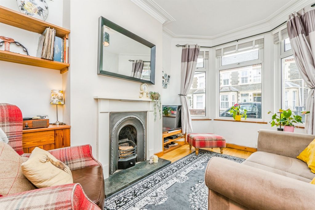 Property photo 2 of 17