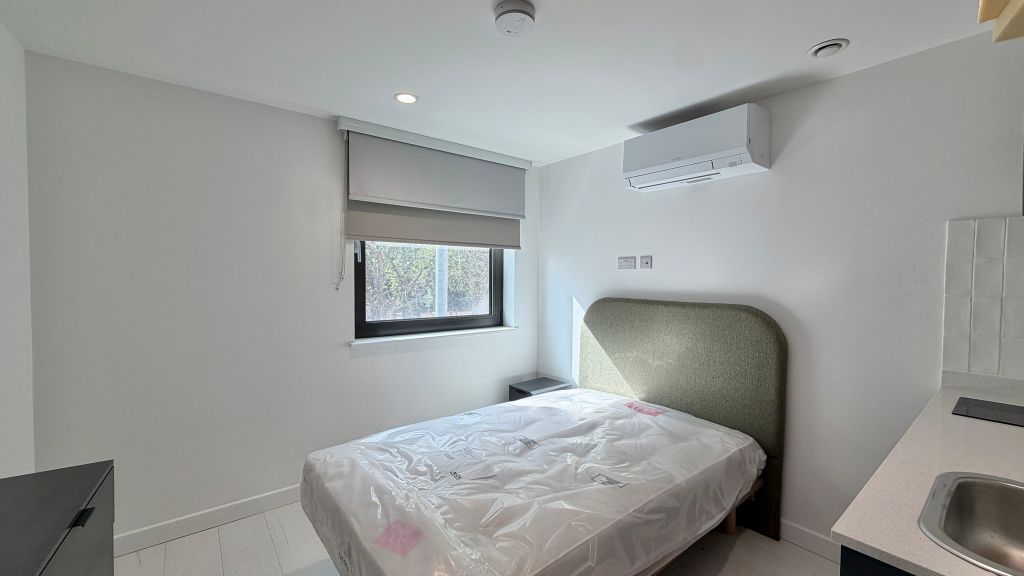Property photo 1 of 27 Bedroom