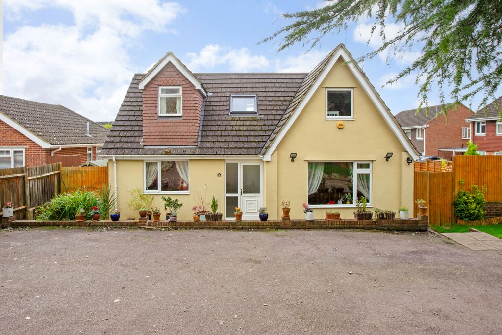 Property photo 1 of 10 Front Exterior