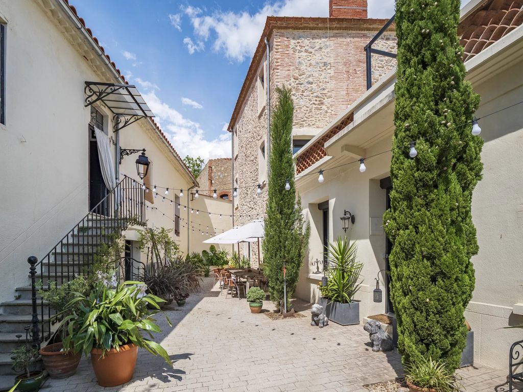 Property photo 2 of 25