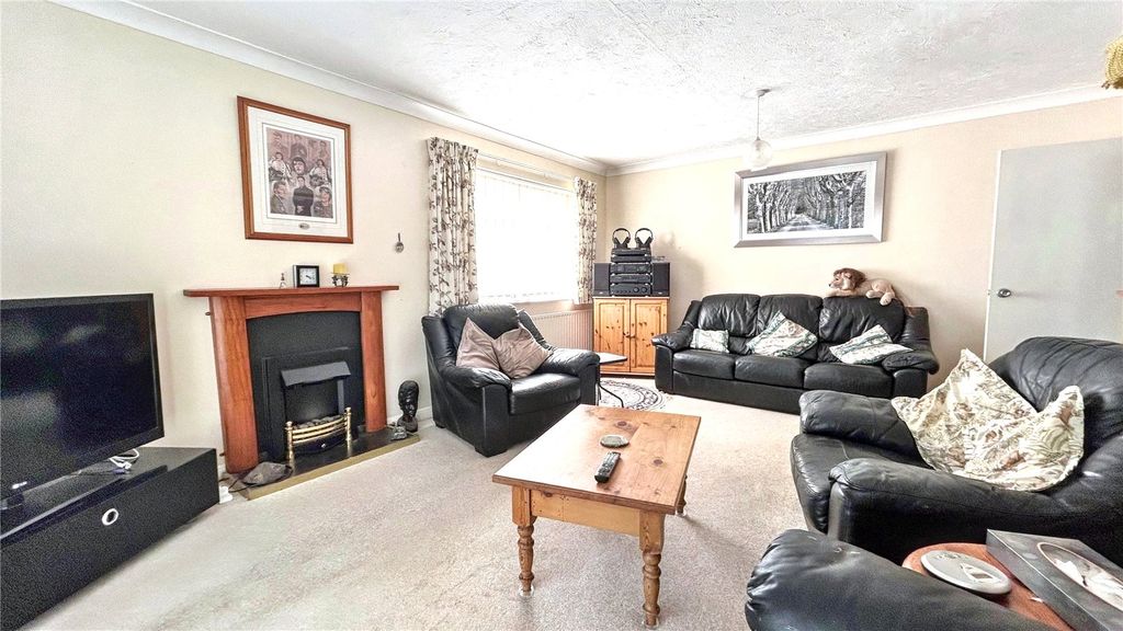 Property photo 2 of 13 Picture No. 20
