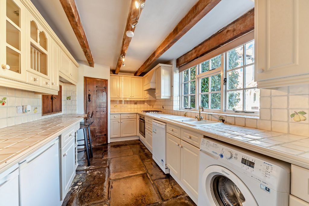 Property photo 3 of 17 Kitchen