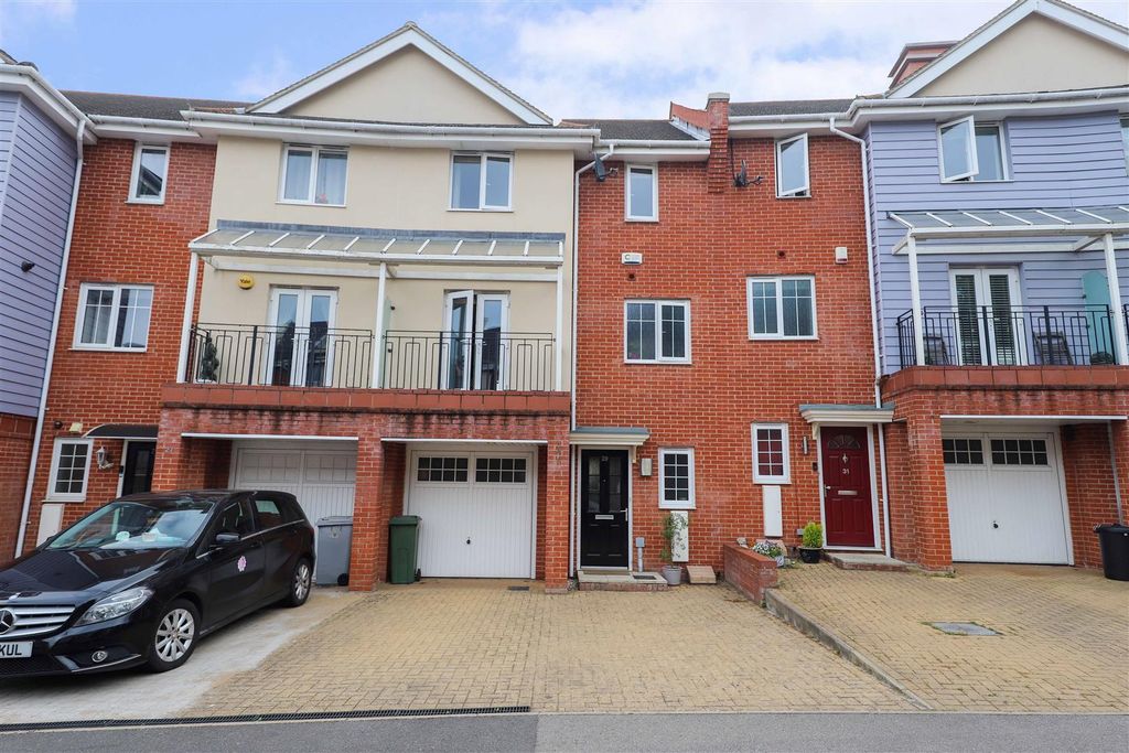Property photo 1 of 13 External