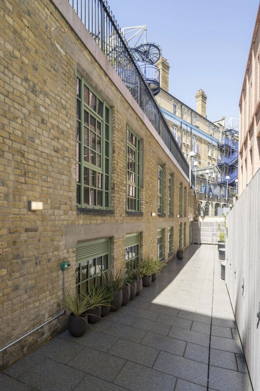 Property photo 3 of 54 MC37834839Hr.Jpg