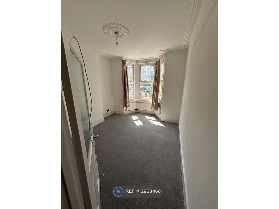 Property photo 1 of 16 Front Room