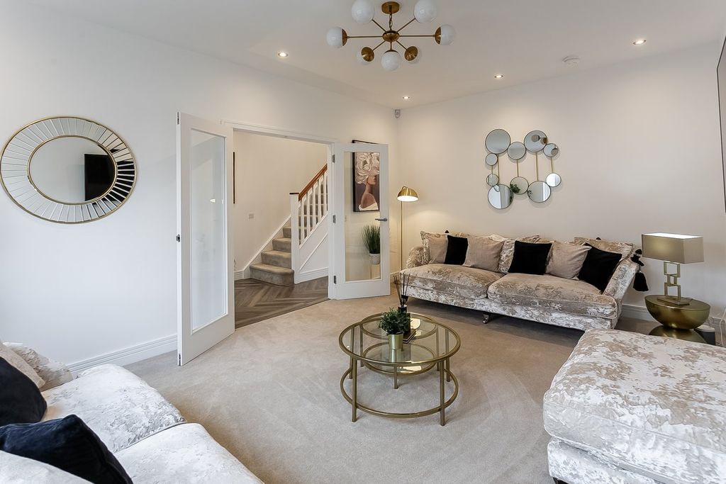 Property photo 3 of 42