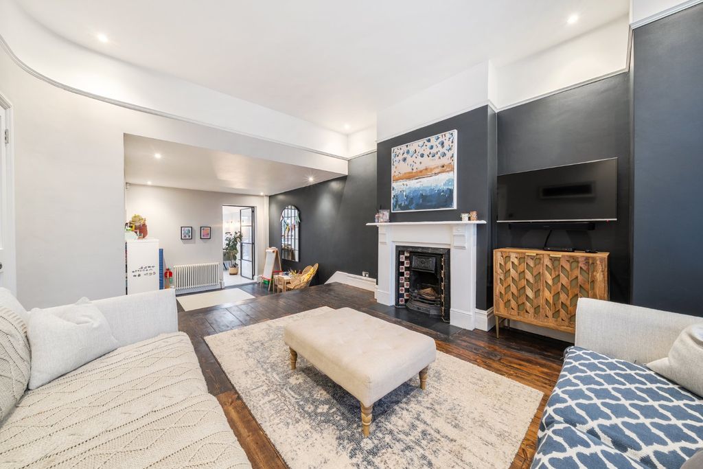 Property photo 3 of 18 Picture No. 13