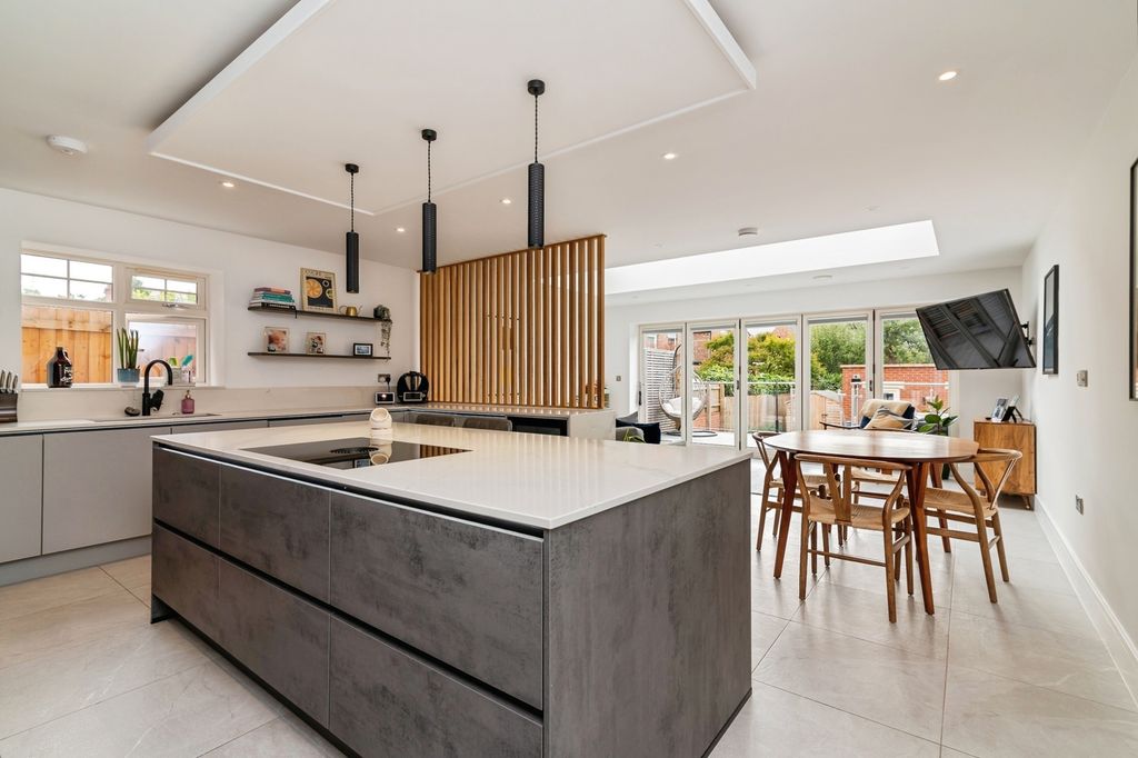 Property photo 2 of 25 Photo