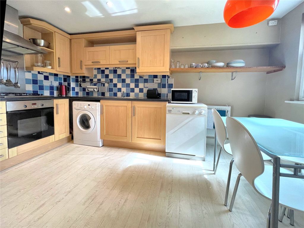 Property photo 2 of 10 Picture No. 76