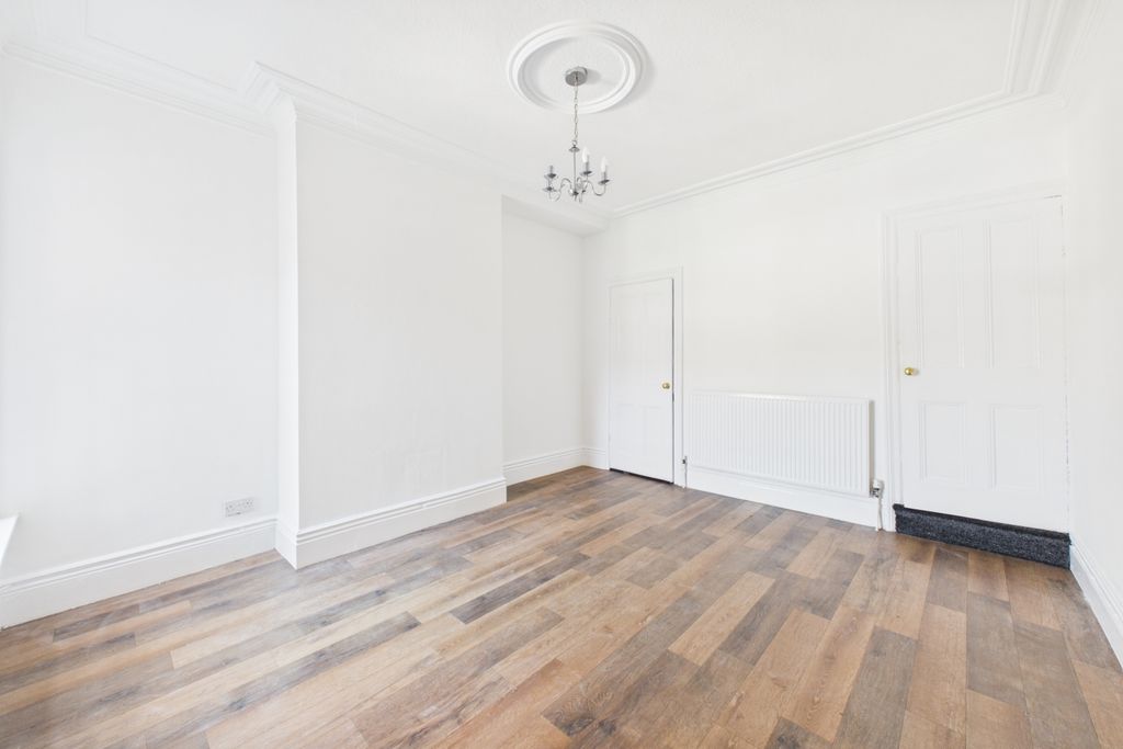 Property photo 3 of 12 Dining Room
