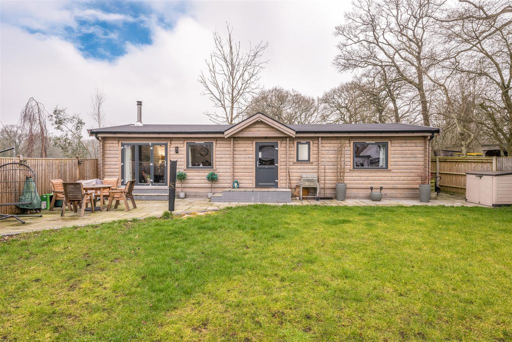 Property photo 2 of 25 Whispers -19.Jpg