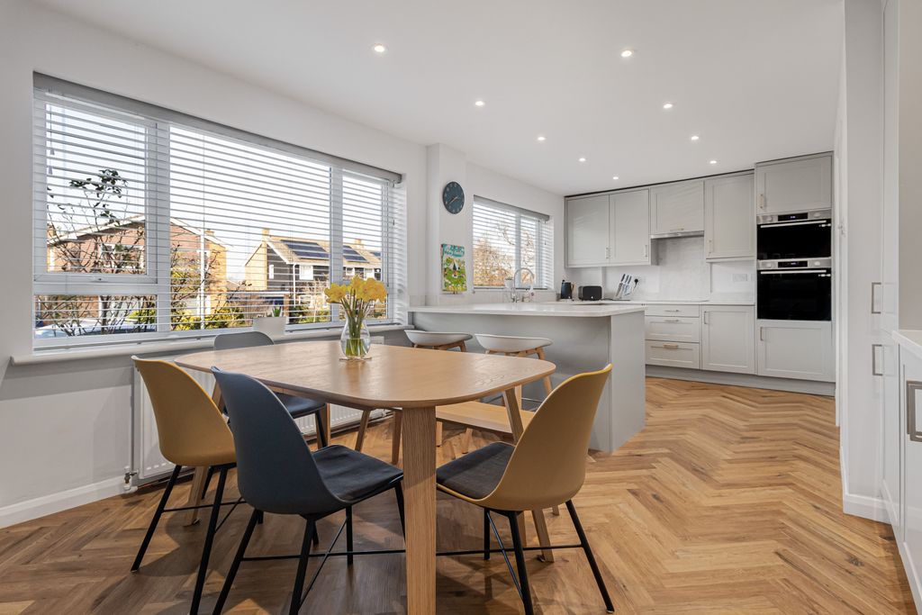 Property photo 3 of 24 2274438