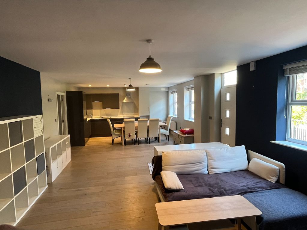 Property photo 2 of 13